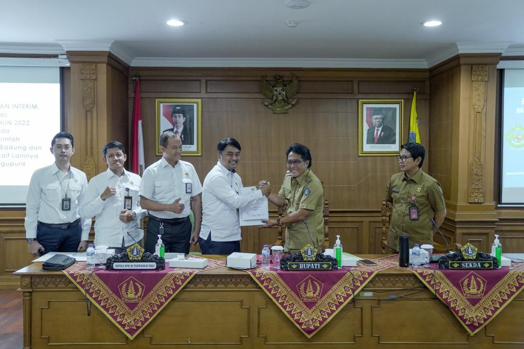 Bupati Giri Prasta Terima Entry Meeting BPK RI Perwakilan Bali